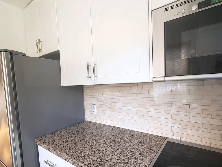 1 Maynard Ave #1 — Photo 19