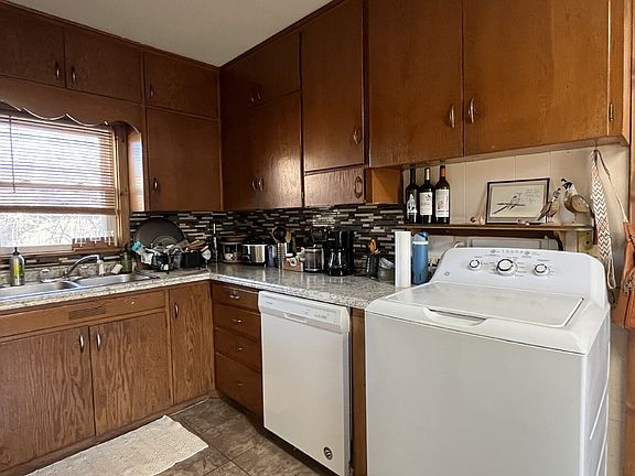 3rd image of 611 1/2 S McFarland St