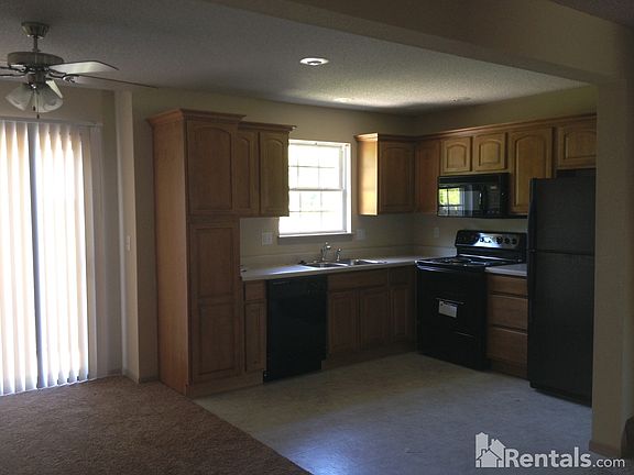 3rd image of 10520 E 46th St