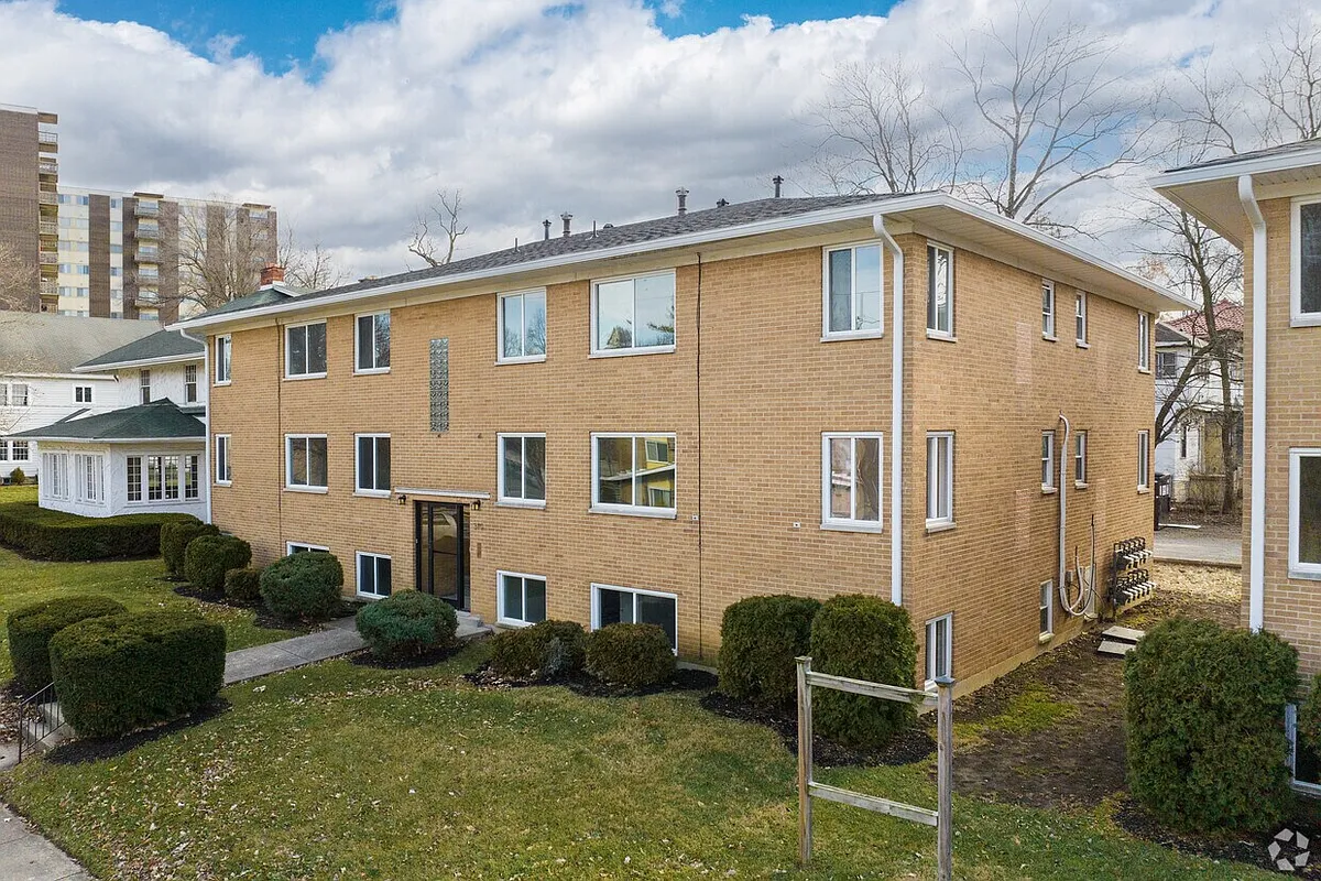 Building Photo - 310 Superior Ave #F