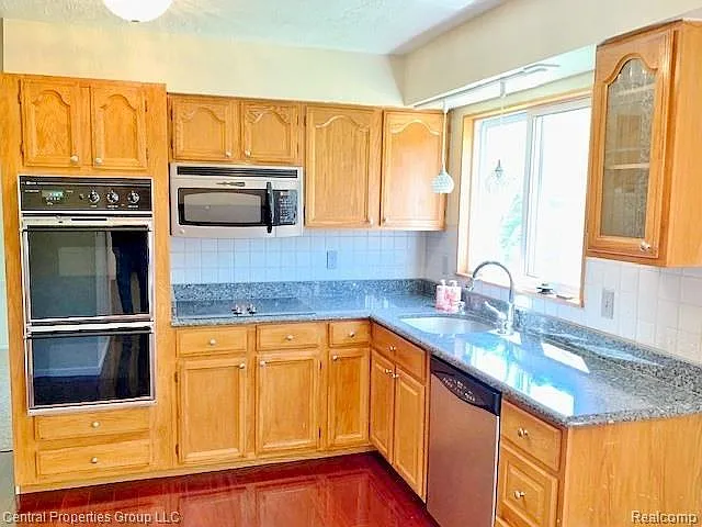 4 bed, 1657 sqft, $2,700 — Photo 4