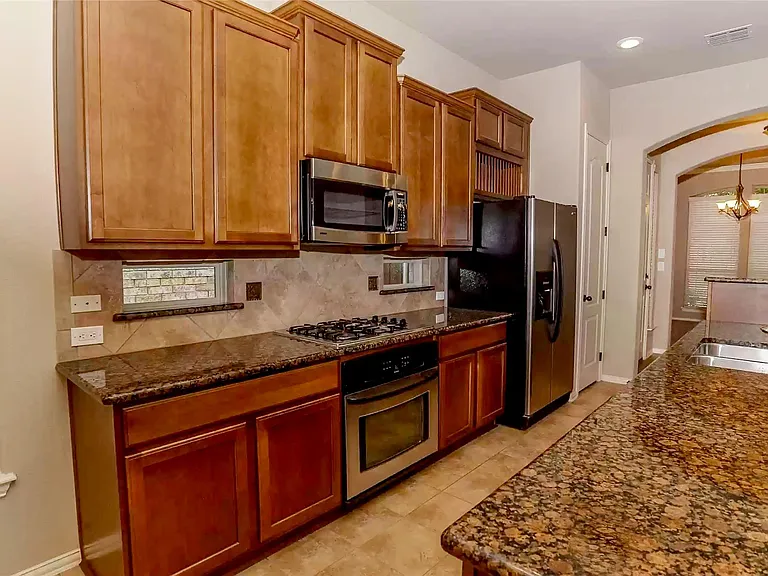 231 Carrington Ln — Photo 10