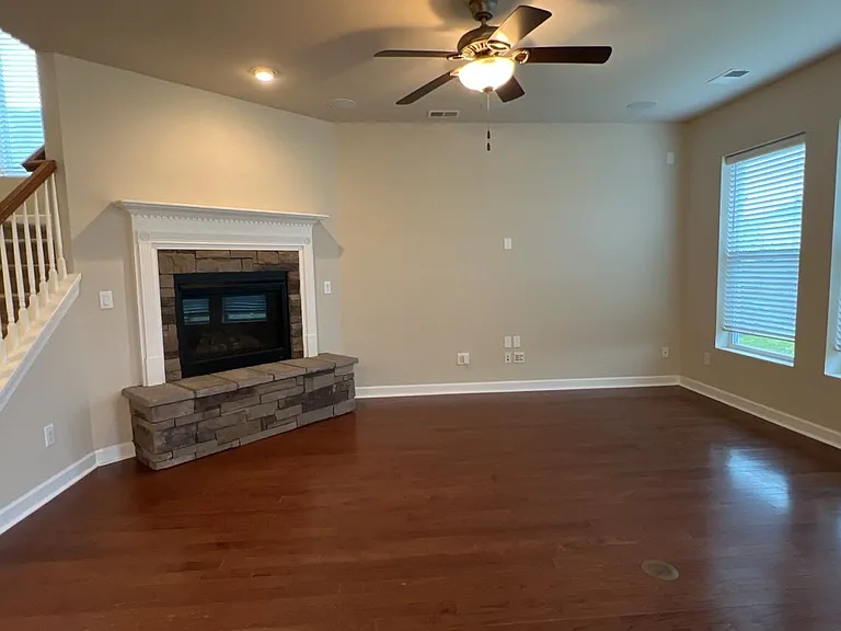 579 Crossland Dr — Photo 31