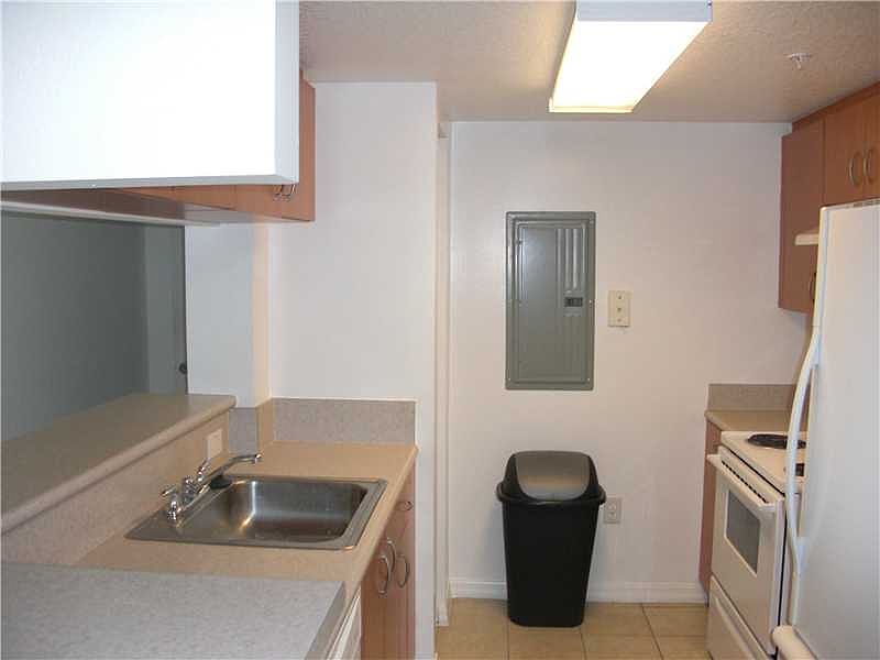 2nd image of 816 NW 11th St APT 804