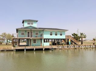 189 Sailfish Dr, Rockport, TX 78382