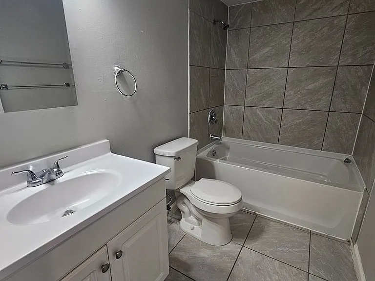 3231 Schuetzen Ln — Photo 10