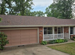 902 Wildwood Dr, Cassville, MO 65625
