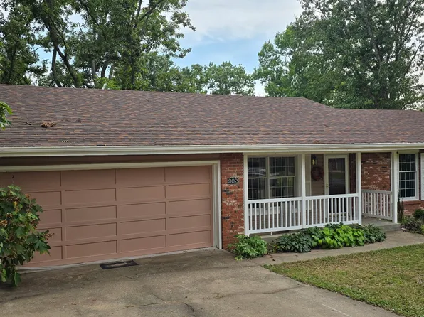 902 Wildwood Drive, Cassville, MO 65625