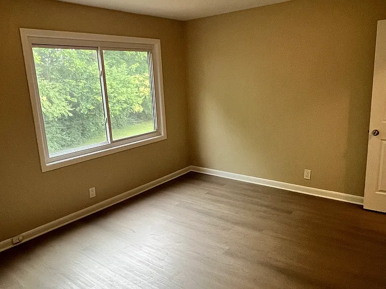 110 Doral Ct — Photo 20
