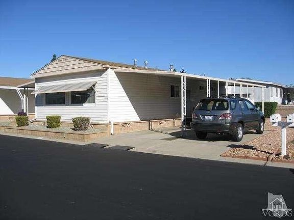 2nd image of 16 Chaucer Ln #16