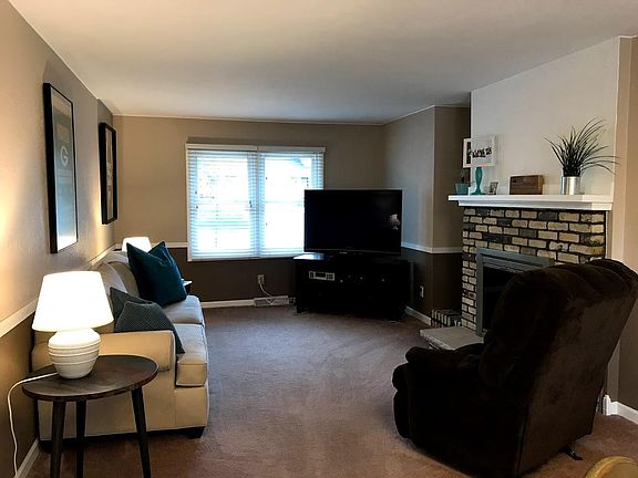 2nd image of 2801 Lander Ln