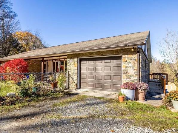 536 Camp Dr, Windber, PA 15963