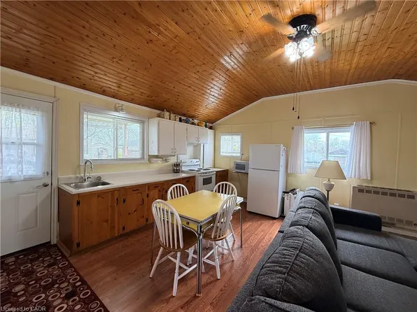 10 Elm Ln, Haldimand County, ON N0A 1P0