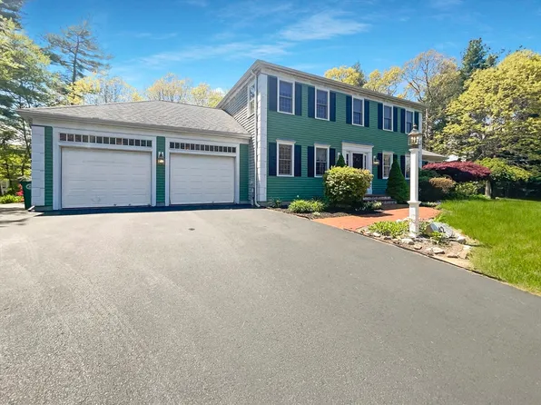42 Wildwood Rd, Pembroke, MA 02359