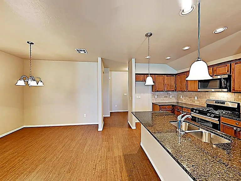 4704 River Mesa Dr — Photo 4