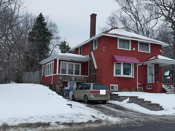 3rd image of 10 Riverside Dr