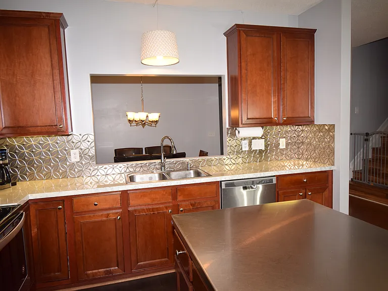 136 Penry Ln — Photo 6