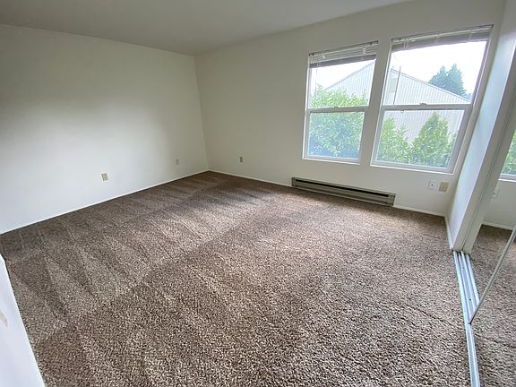 4th image of 8407 167th Ave NE