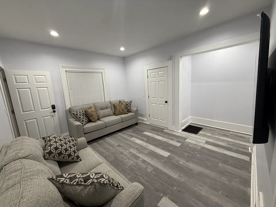 9 Mather St