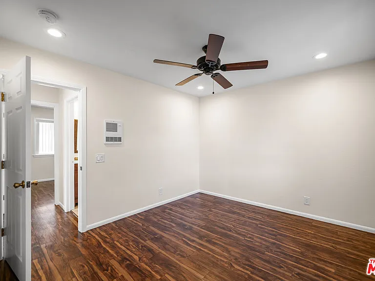 432 N Harvard Blvd — Photo 3