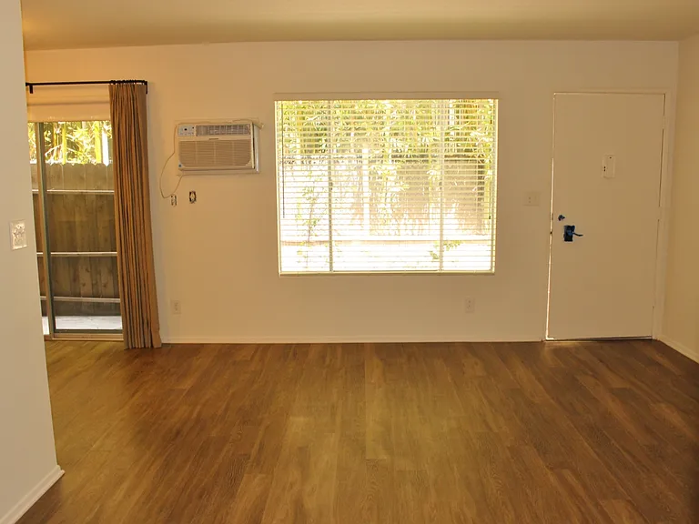 12415 Pacific Ave #2 — Photo 3