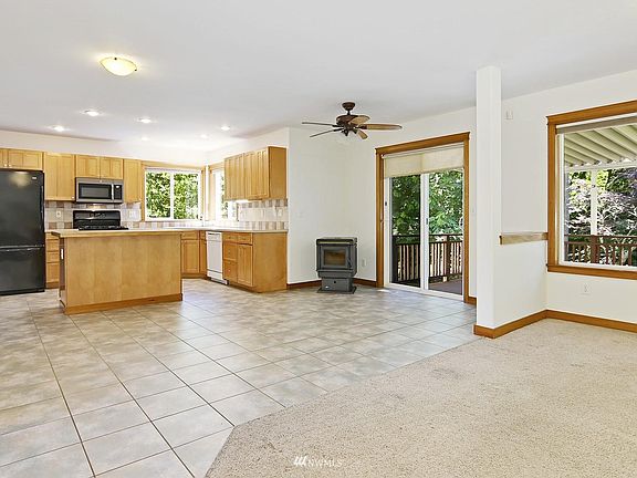 5th image of 9142 50th Ln NE