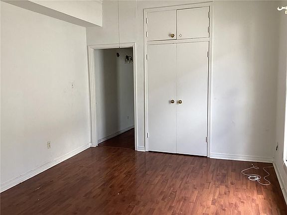 3rd image of 207 Aris Ave