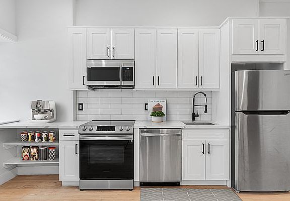 5th image of 312 E 116th St APT 1D