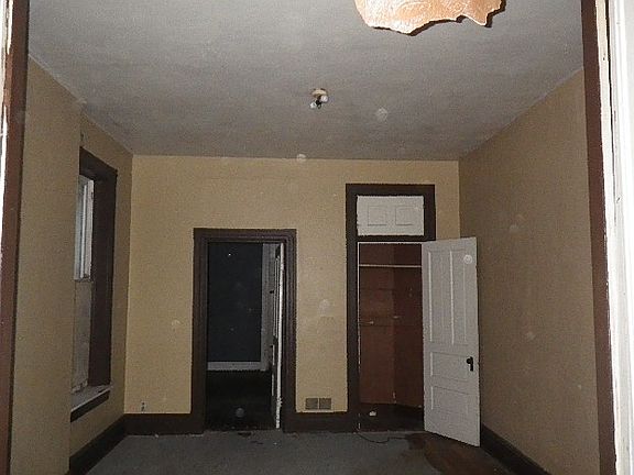 2nd image of 2122 Fair Ave