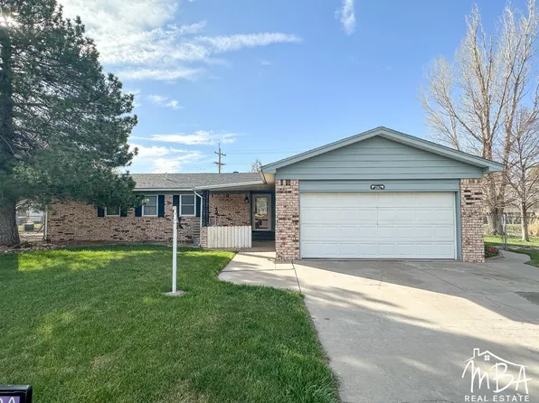 2002 Antelope Dr, Garden City, KS 67846