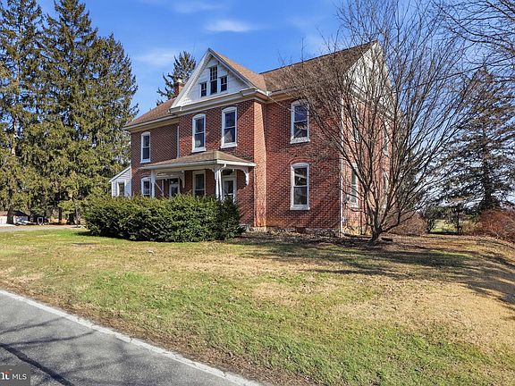 3rd image of 1545 Lititz Rd