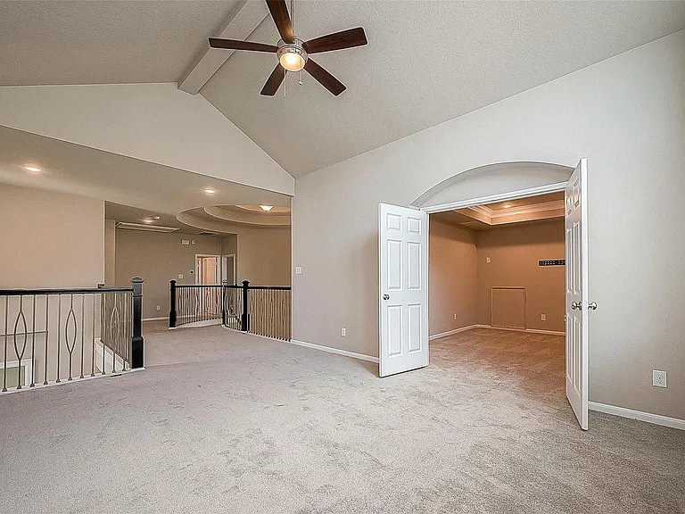 115 N Winter Sunrise Cir — Photo 39