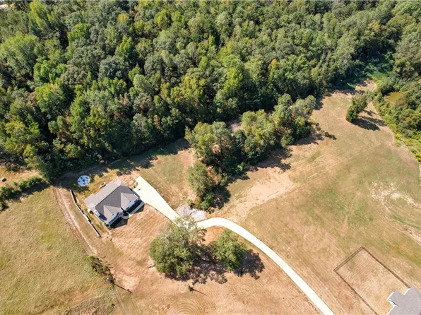 273 Lee Road 852, Opelika, AL 36804