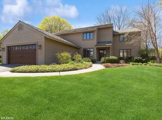 770 Valley Rd, Lake Forest, IL 60045