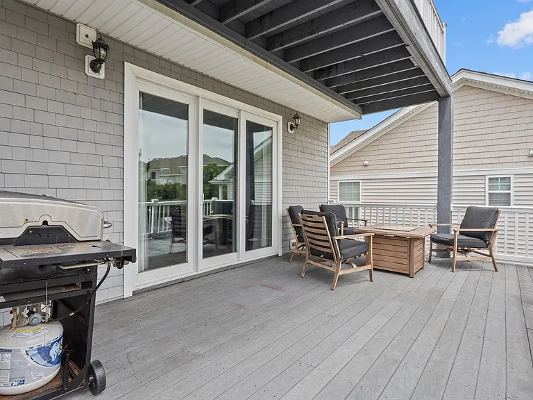 9620 Dolphin Run — Photo 40