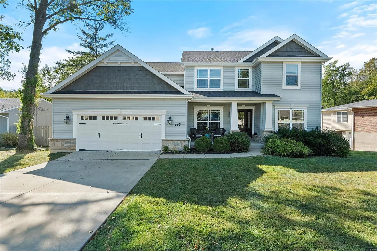 447 Iris Ln photo 1
