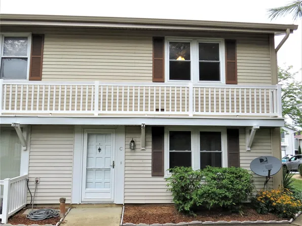 212 Bradley Ct Unit C, Bloomingdale, IL 60108