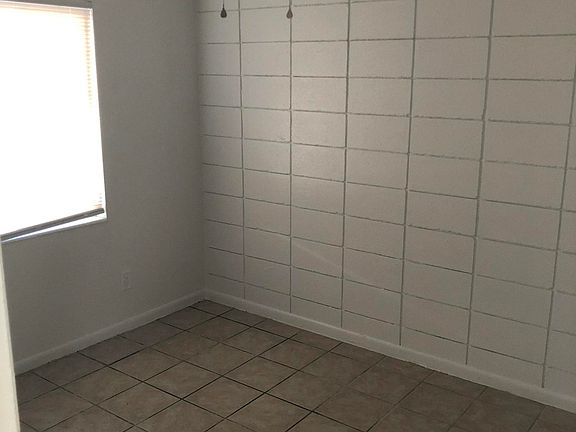 4th image of 2963 Ernest St