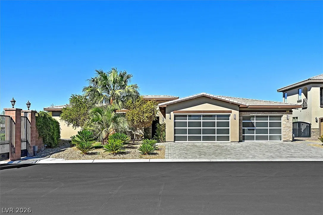 4 bed, 3.5 bath, 3766 sqft, $9,500 — Photo 1