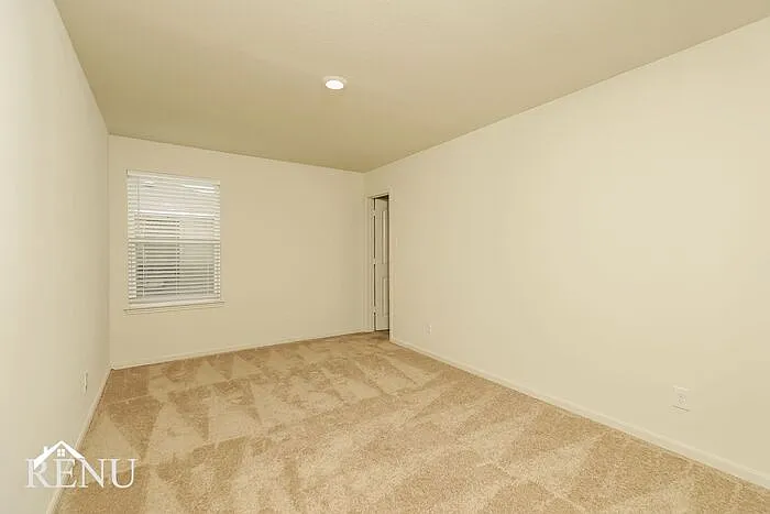 11002 Chatham Ct — Photo 8