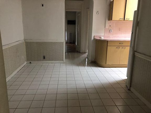 5th image of 2320 E 24th St