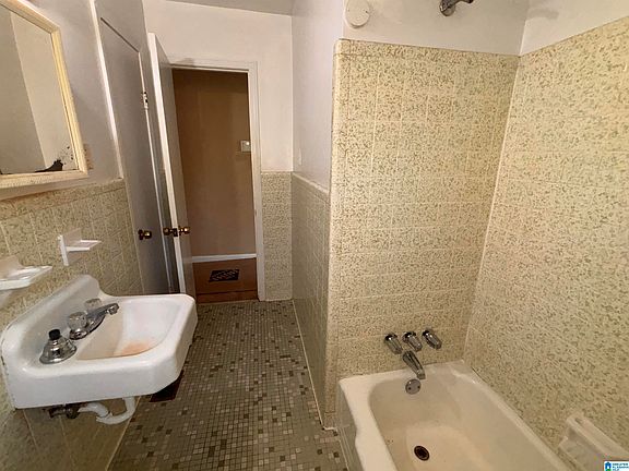 24th image of 800 11th St