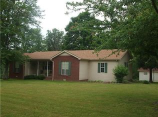 135 Carl Taylor Rd, Tennessee Ridge, TN 37178