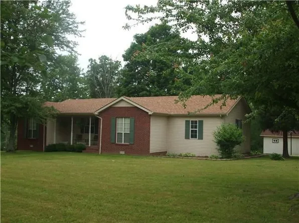 135 Carl Taylor Rd, Tennessee Ridge, TN 37178