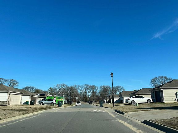 5th image of 26 Big Bend Dr