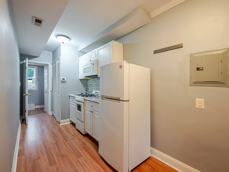 1715 Capitol Ave NE #3 — Photo 5