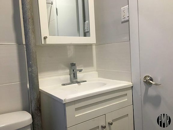5th image of 327 E 22nd St #4D