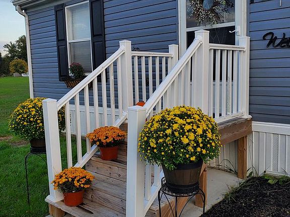 5th image of 810 Fox Pointe Dr #11