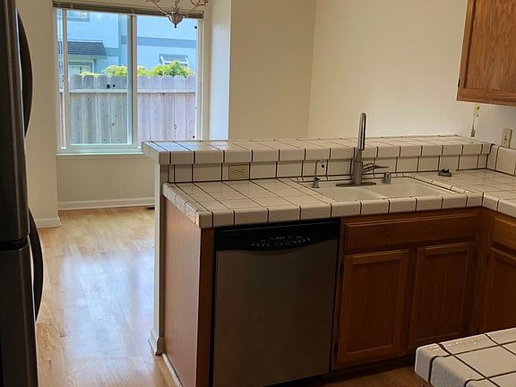 4th image of 2570 Valerie Ct