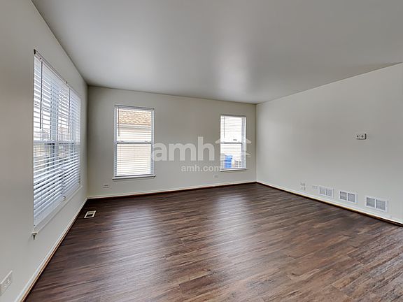 3rd image of 1420 Keele Dr